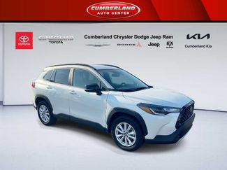 Used 2025 Toyota Corolla Cross LE video 1