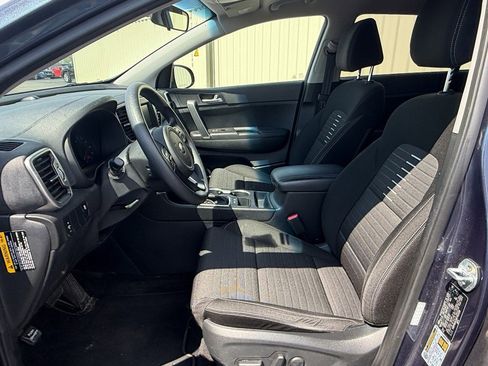 Used 2017 Kia Sportage LX w/ LX Popular Package image 3