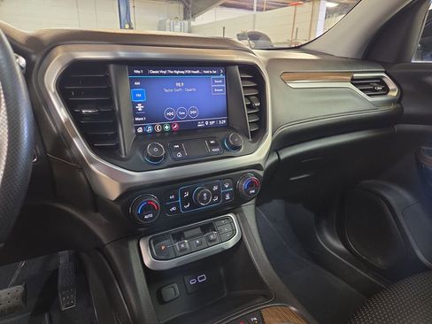 Used 2021 GMC Acadia SLE w/ Elevation Edition image 16