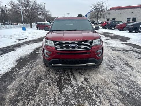 Used 2016 Ford Explorer XLT w/ Equipment Group 202A image 11