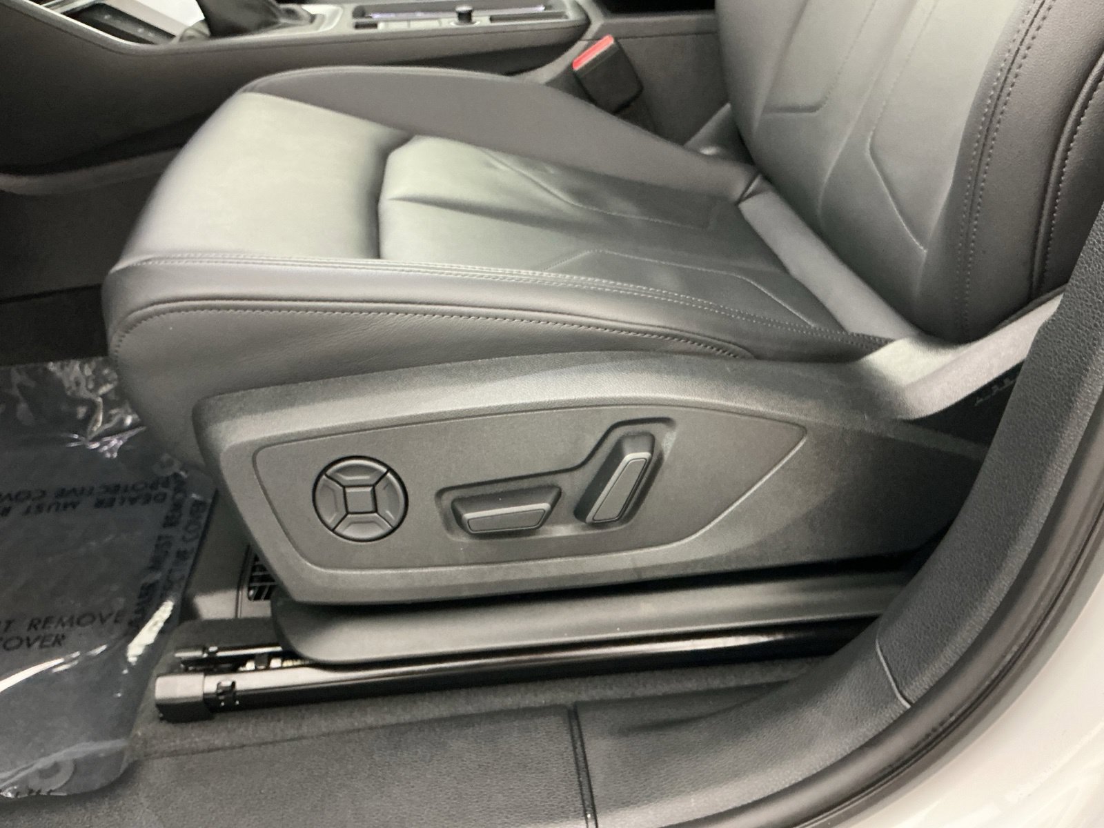 Used 2025 Audi Q3 2.0T Premium w/ Convenience Plus Package AWD/4WD image 13