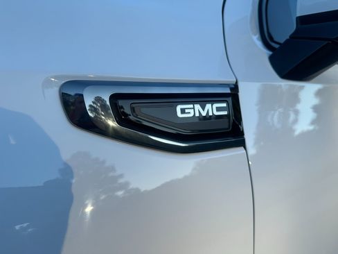 Used 2022 GMC Yukon XL AT4 image 58