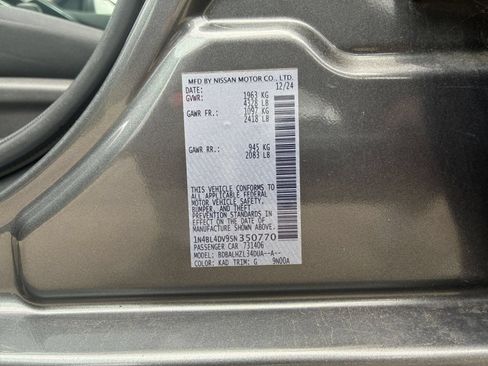 Used 2025 Nissan Altima 2.5 SV FWD image 25