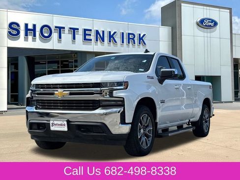 Used 2020 Chevrolet Silverado 1500 LT w/ Texas Edition AWD/4WD image 3
