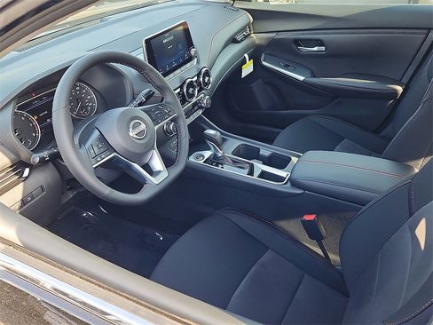 New 2025 Nissan Sentra SR w/ Midnight Edition image 3