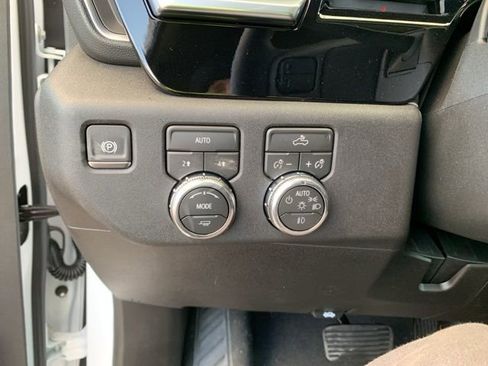 New 2026 GMC Sierra 1500 Elevation image 19