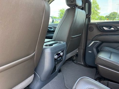Used 2023 GMC Yukon XL Denali AWD/4WD image 26