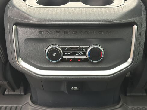 Used 2025 Ford Expedition Platinum w/ Stealth Appearance Package image 71