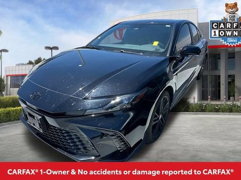 Used 2026 Toyota Camry Hybrid FWD image 2