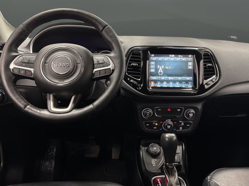 Used 2018 Jeep Compass Limited w/ Navigation Group AWD/4WD image 10