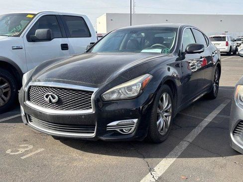 Used 2017 INFINITI Q70 3.7 image 5