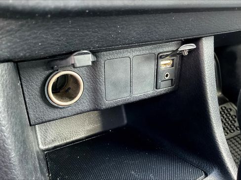Used 2015 Toyota Corolla LE FWD image 32