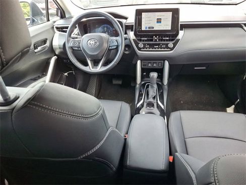 Used 2024 Toyota Corolla Cross XLE image 13