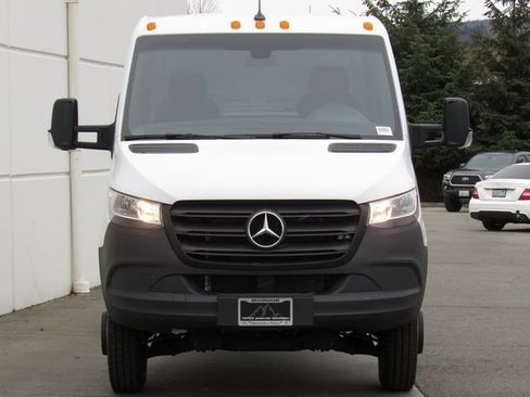 Used 2023 Mercedes-Benz Sprinter 3500 image 2