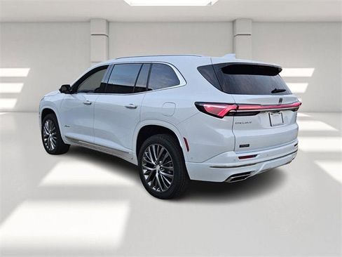 New 2026 Buick Enclave Avenir w/ Super Cruise Package image 3