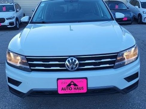 Used 2021 Volkswagen Tiguan SE image 23