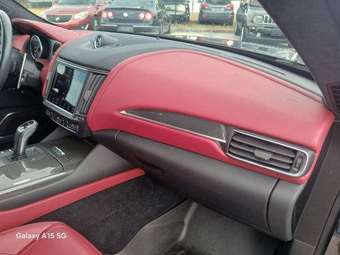 Used 2022 Maserati Levante GT AWD/4WD image 17