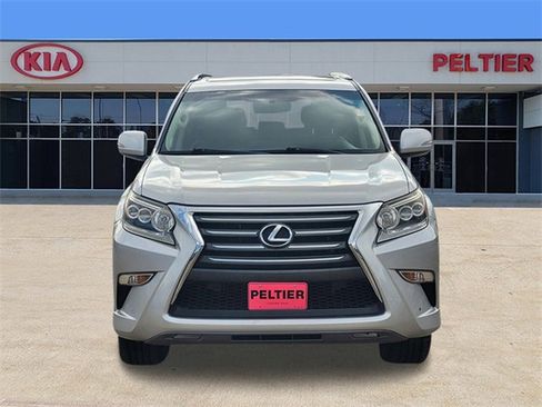Used 2017 Lexus GX 460 image 2