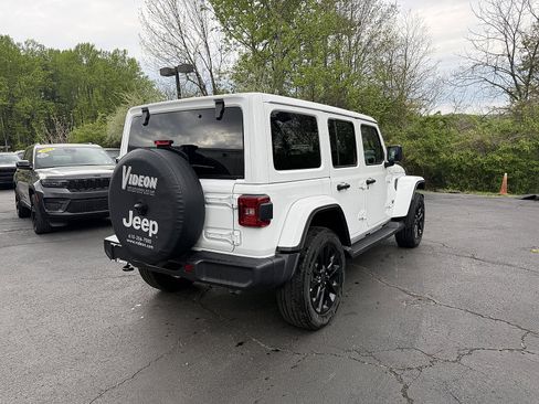Used 2025 Jeep Wrangler Sahara AWD/4WD image 6