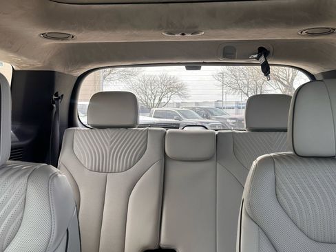 Used 2025 Hyundai Palisade Calligraphy image 17