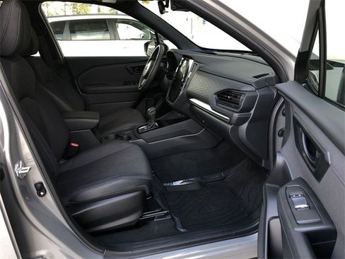 Used 2025 Subaru Forester Premium image 30