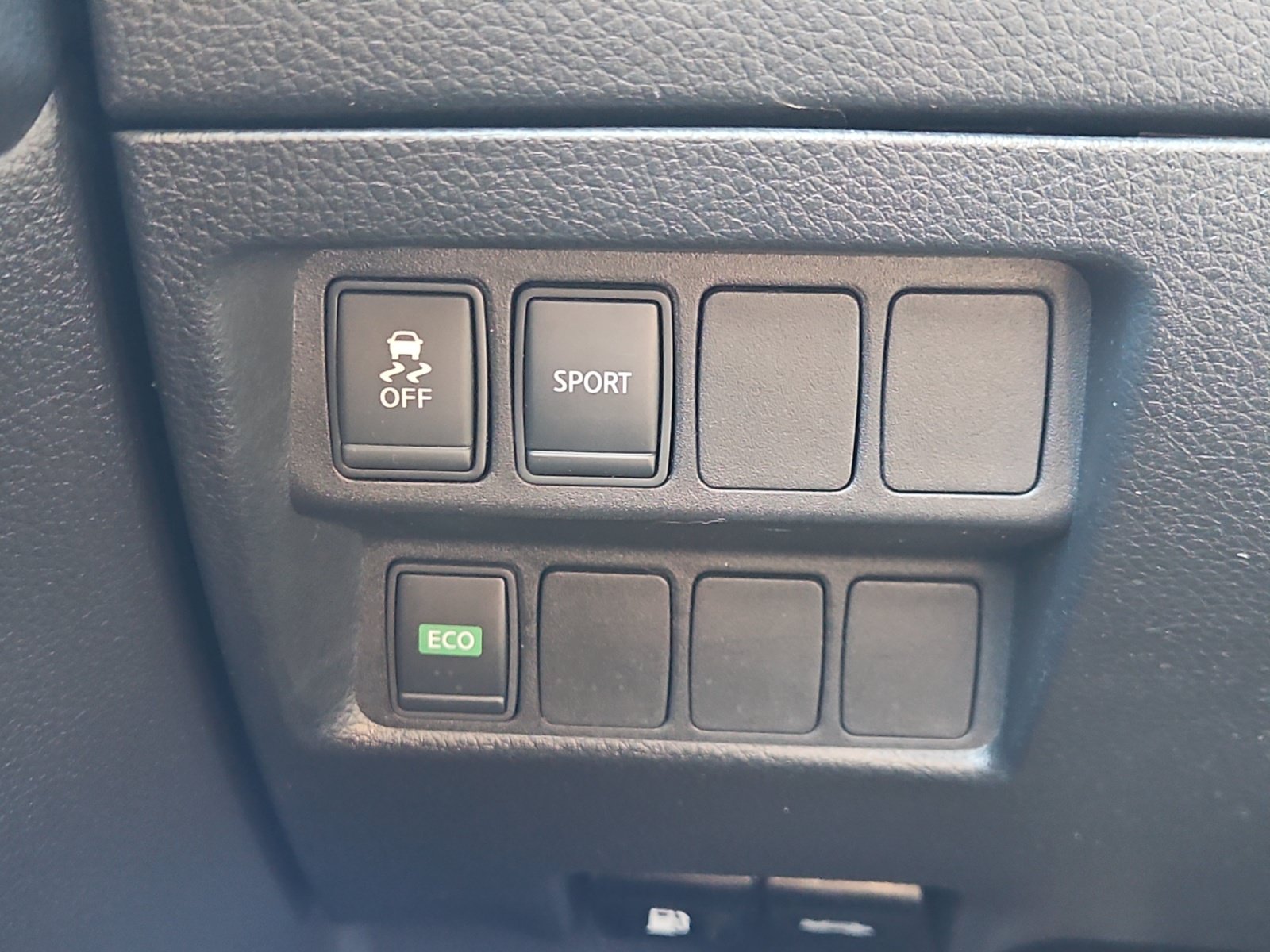 Used 2015 Nissan Rogue S FWD image 19