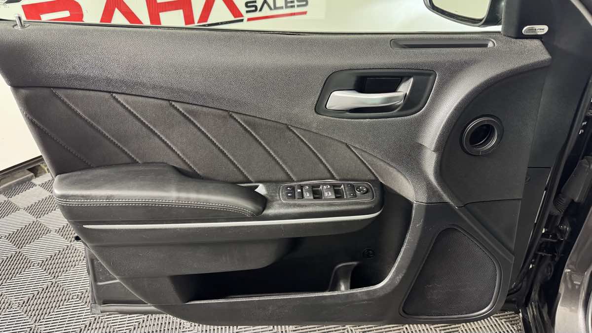 Used 2023 Dodge Charger SXT RWD image 11