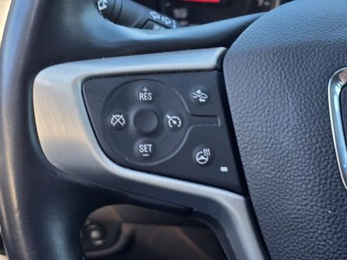 Used 2024 GMC Terrain SLT image 32