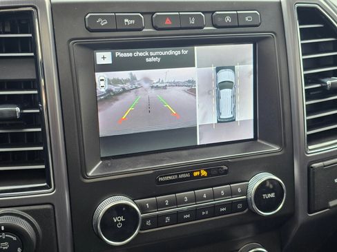 Used 2019 Ford Expedition Platinum image 17