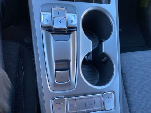 Used 2023 Hyundai Kona SE image 16