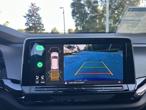 New 2025 Volkswagen Atlas Cross Sport SEL R-Line image 17