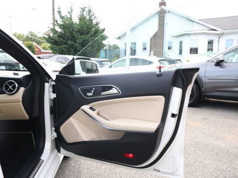 Used 2019 Mercedes-Benz CLA 250 4MATIC image 28