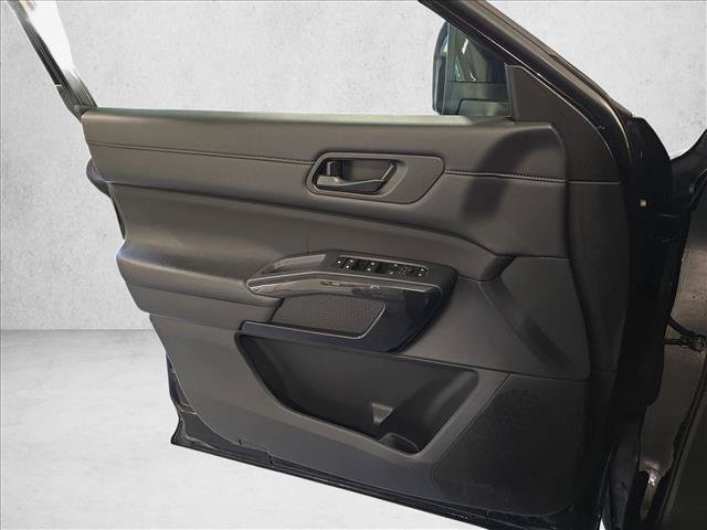 Used 2025 Nissan Pathfinder SV AWD/4WD image 27