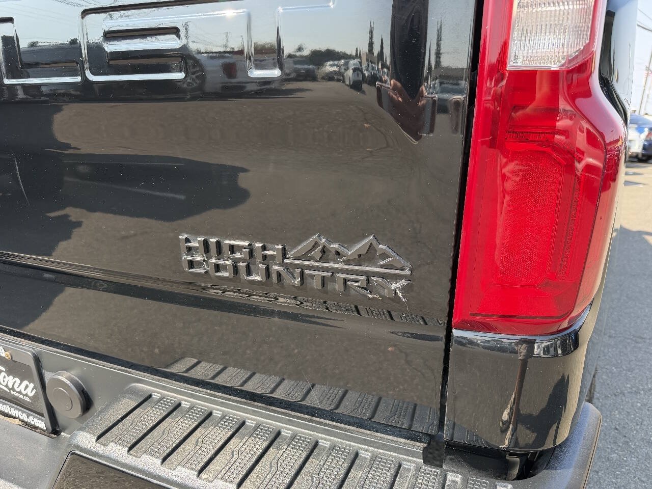 Used 2019 Chevrolet Silverado 1500 High Country w/ High Country Premium Package AWD/4WD image 7