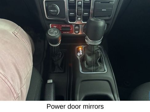 Used 2025 Jeep Wrangler Unlimited Rubicon 4xe w/ Convenience Group AWD/4WD image 44