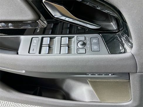 Used 2026 Land Rover Range Rover Evoque S image 20