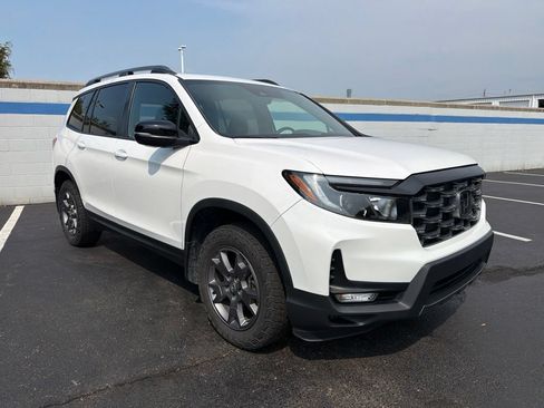 Used 2024 Honda Passport TrailSport image 7