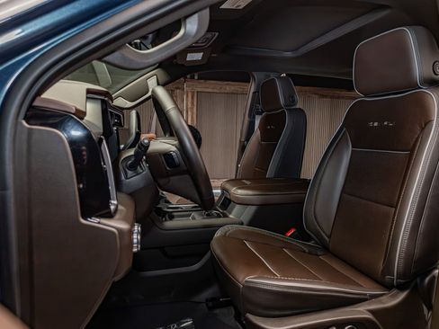 Used 2025 GMC Sierra 2500 Denali w/ Denali Reserve Package image 24