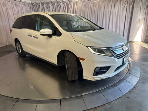 Used 2018 Honda Odyssey EX image 2