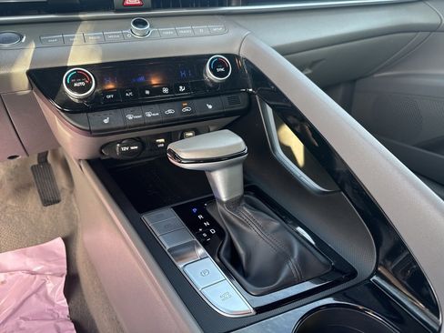 Used 2023 Hyundai Elantra SEL w/ Convenience Package image 15