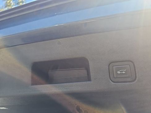 Certified 2025 Buick Enclave Preferred FWD image 26