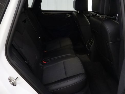 Used 2024 Porsche Macan image 29