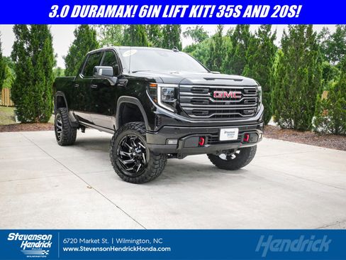 Used 2025 GMC Sierra 1500 AT4 w/ Technology Package AWD/4WD image 1