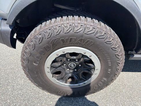 Used 2023 Ford Bronco Black Diamond w/ Sasquatch Package image 11