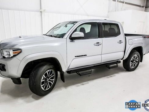 Used 2023 Toyota Tacoma TRD Sport image 3