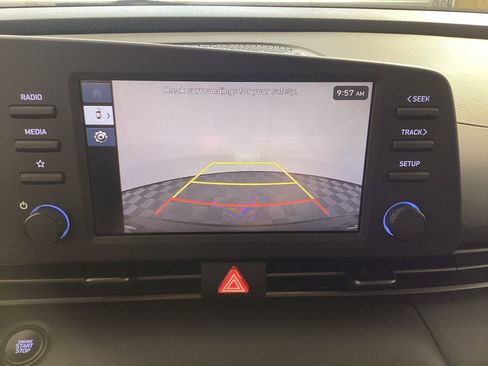 Certified 2025 Hyundai Elantra Sport image 19