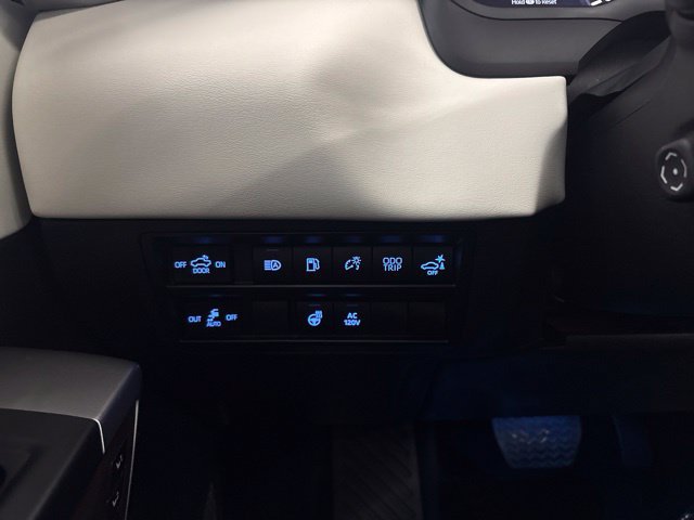 Used 2024 Toyota Tundra Capstone AWD/4WD image 38