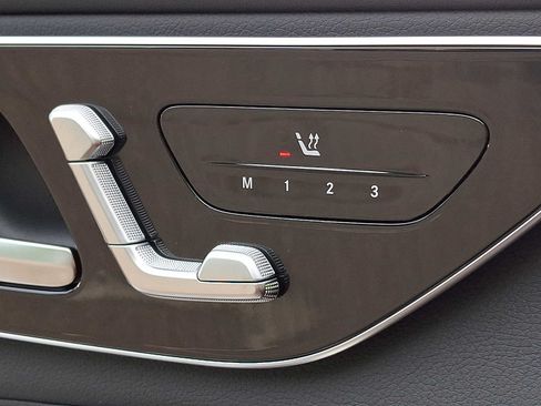 Used 2024 Mercedes-Benz GLC 300 4MATIC image 21