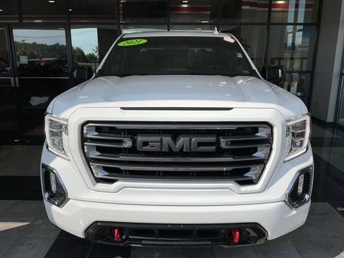 Used 2021 GMC Sierra 1500 AT4 w/ AT4 Preferred Package AWD/4WD image 2