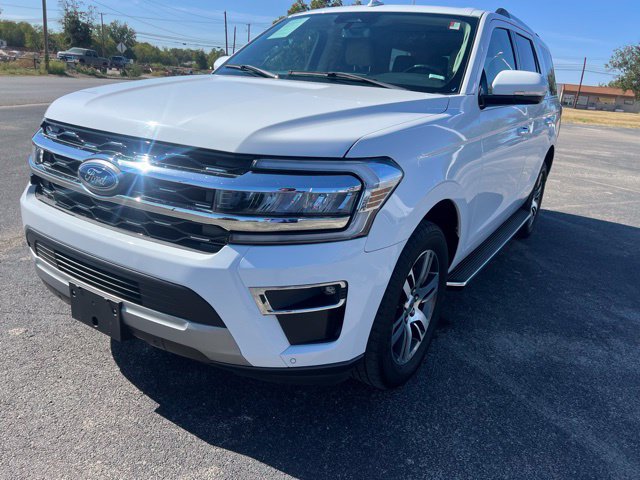 Used 2022 Ford Expedition Limited RWD image 4